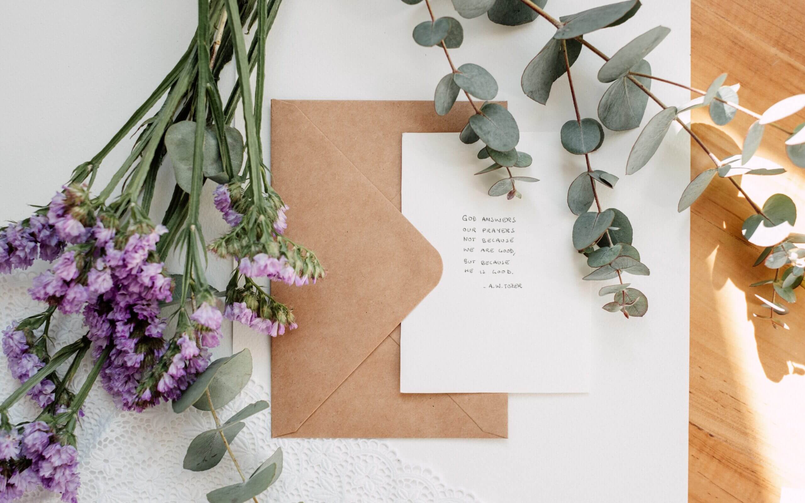 Invitations and Stationery: Setting the Tone